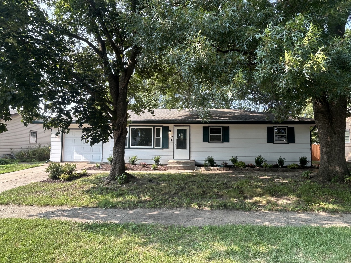 2104 Devon Avenue Property Photo 2