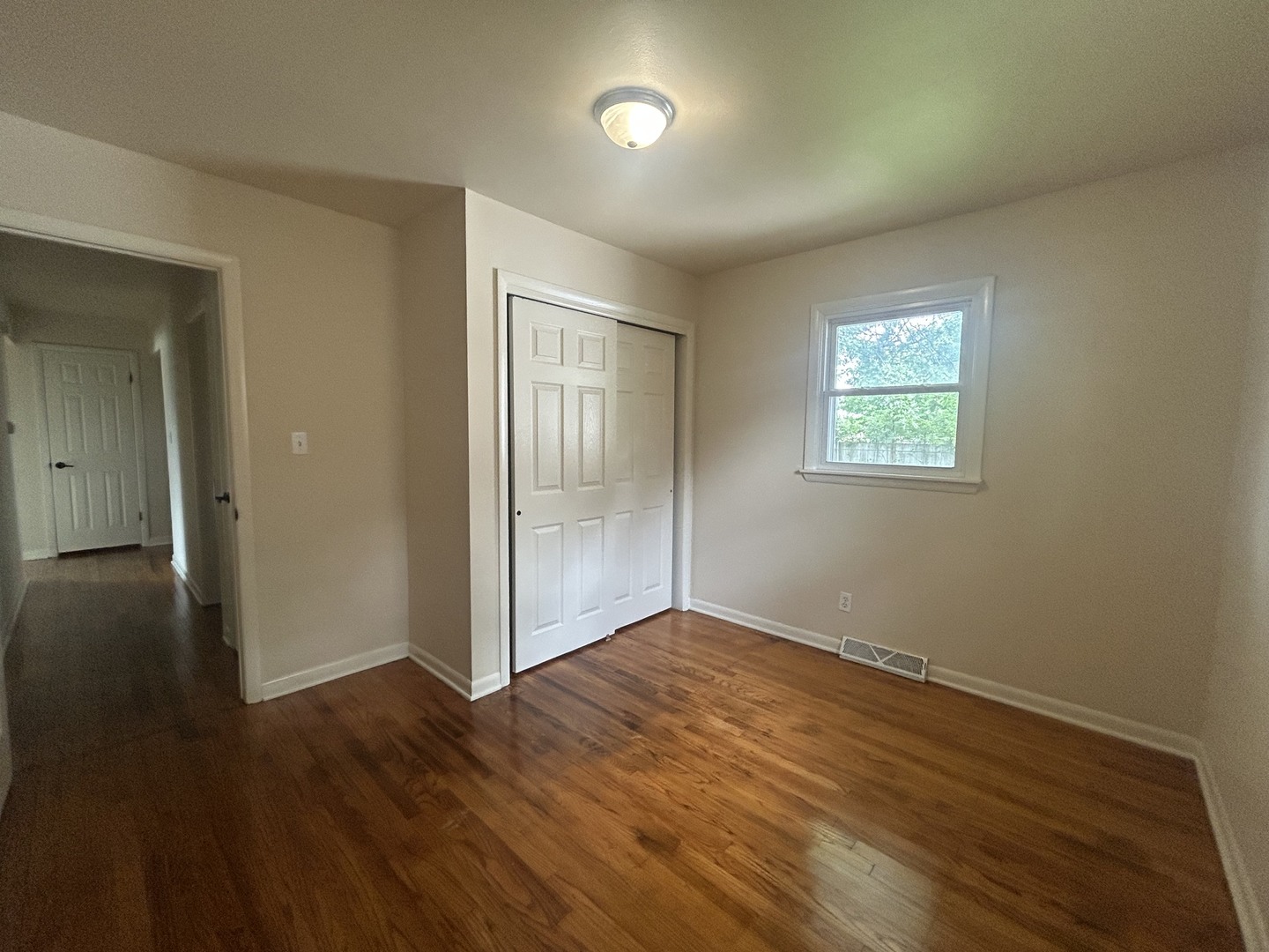 2104 Devon Avenue Property Photo 8