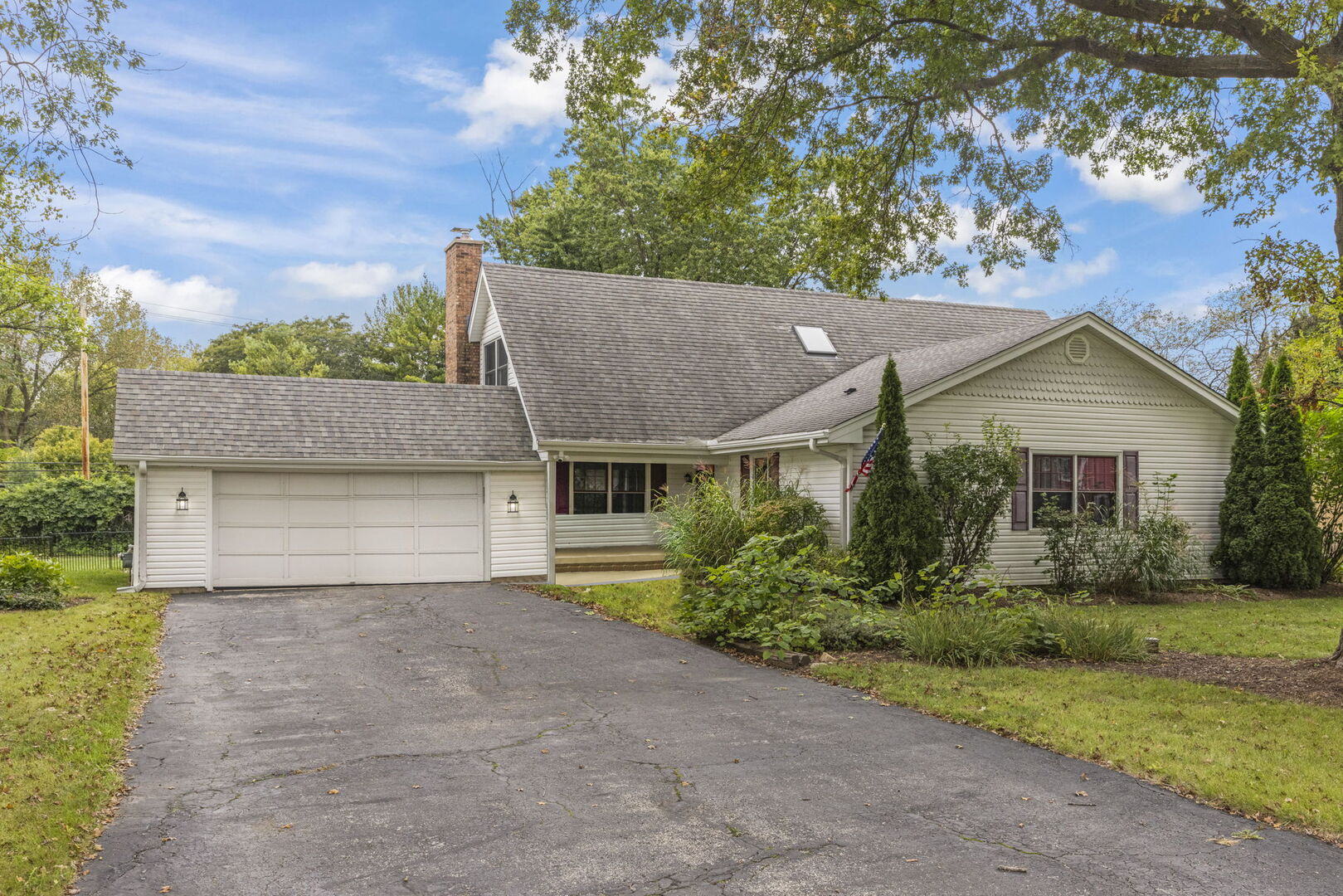 5n104 Meadow Drive Property Photo 1