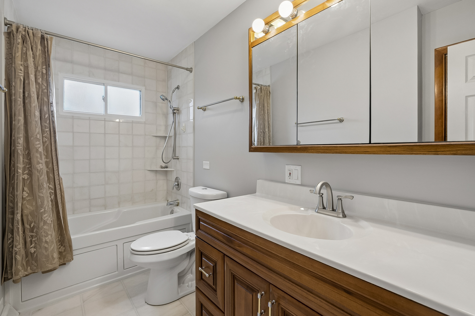 328 N Greenview Avenue Property Photo 9