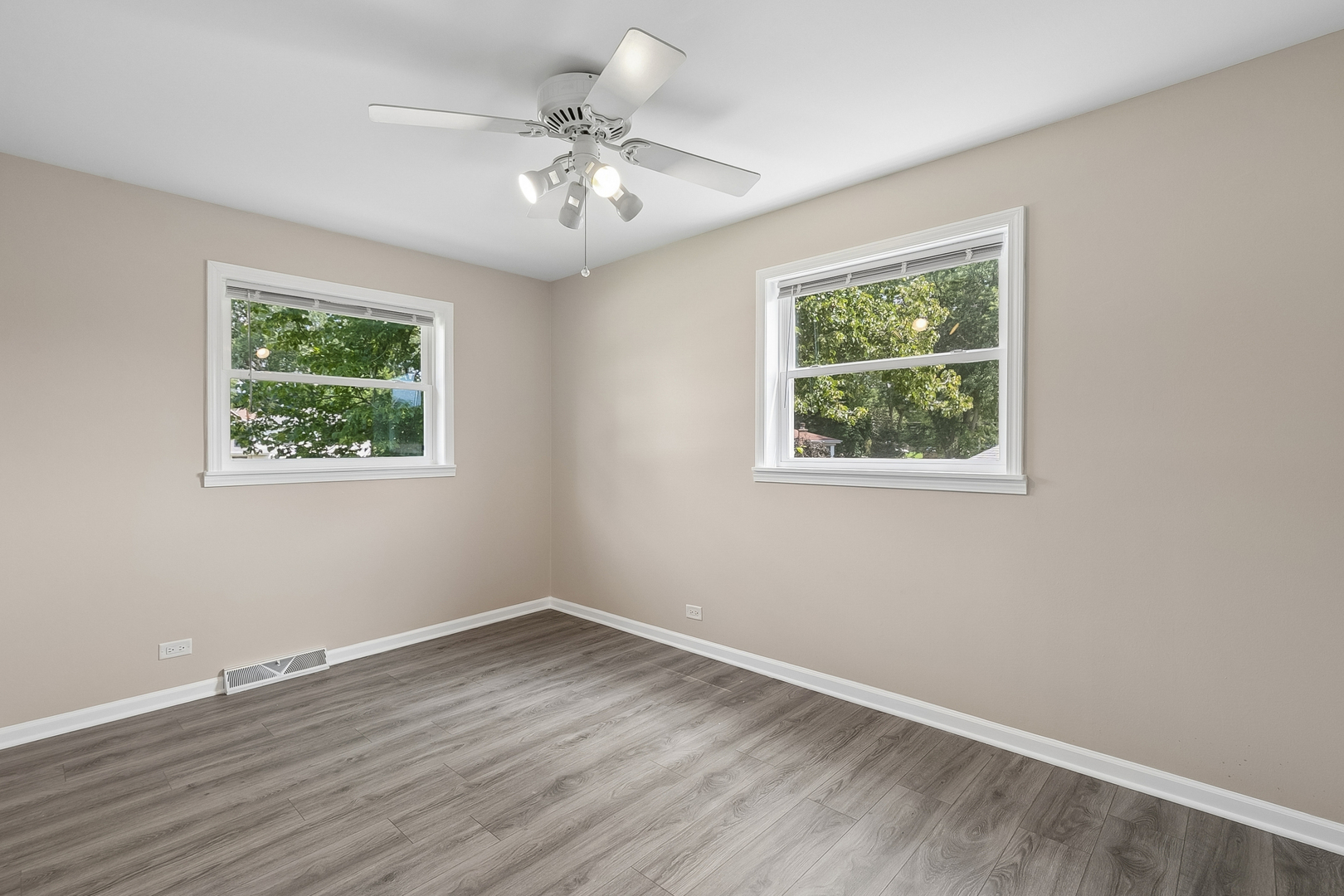 328 N Greenview Avenue Property Photo 11