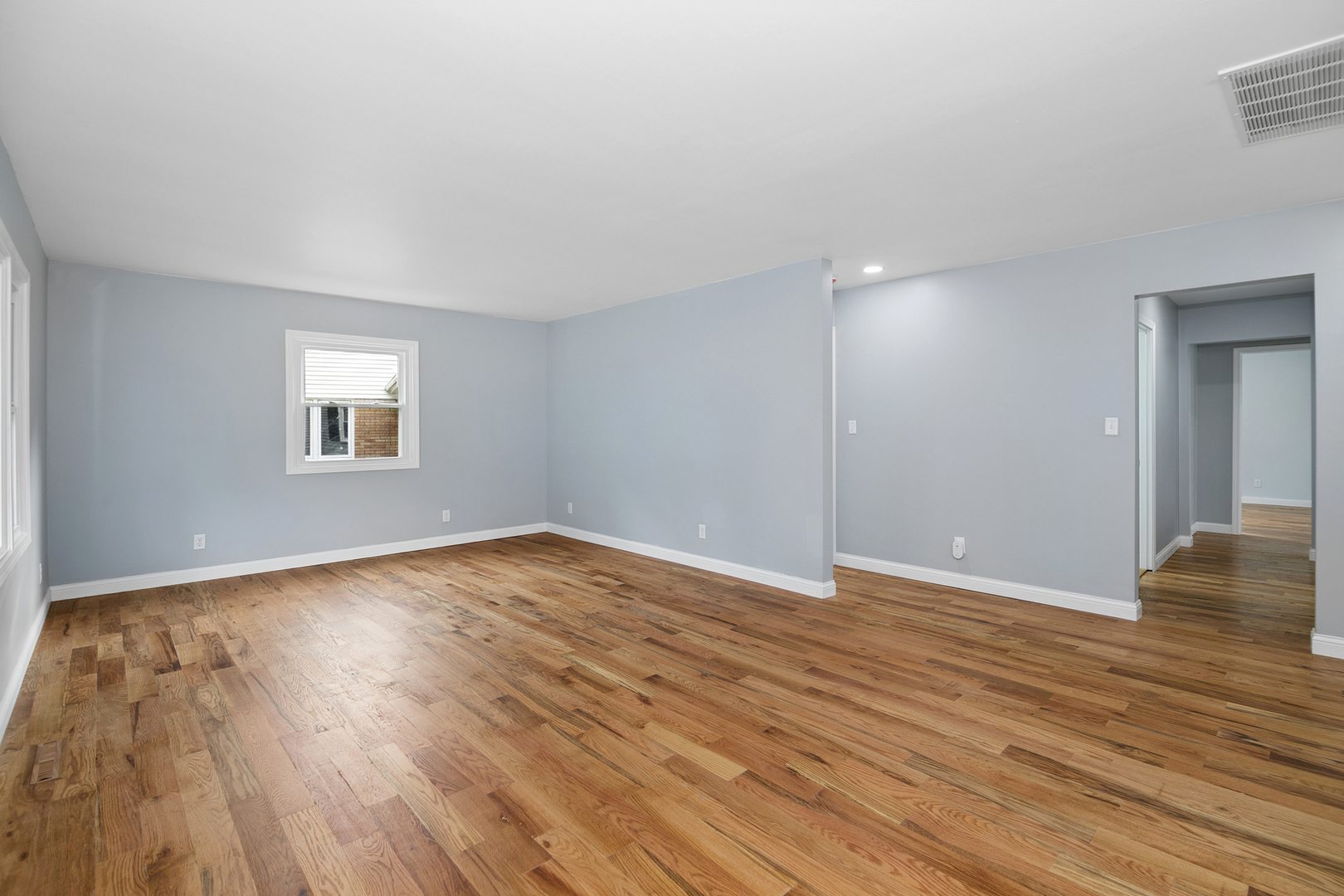 654 W River Street Property Photo 3