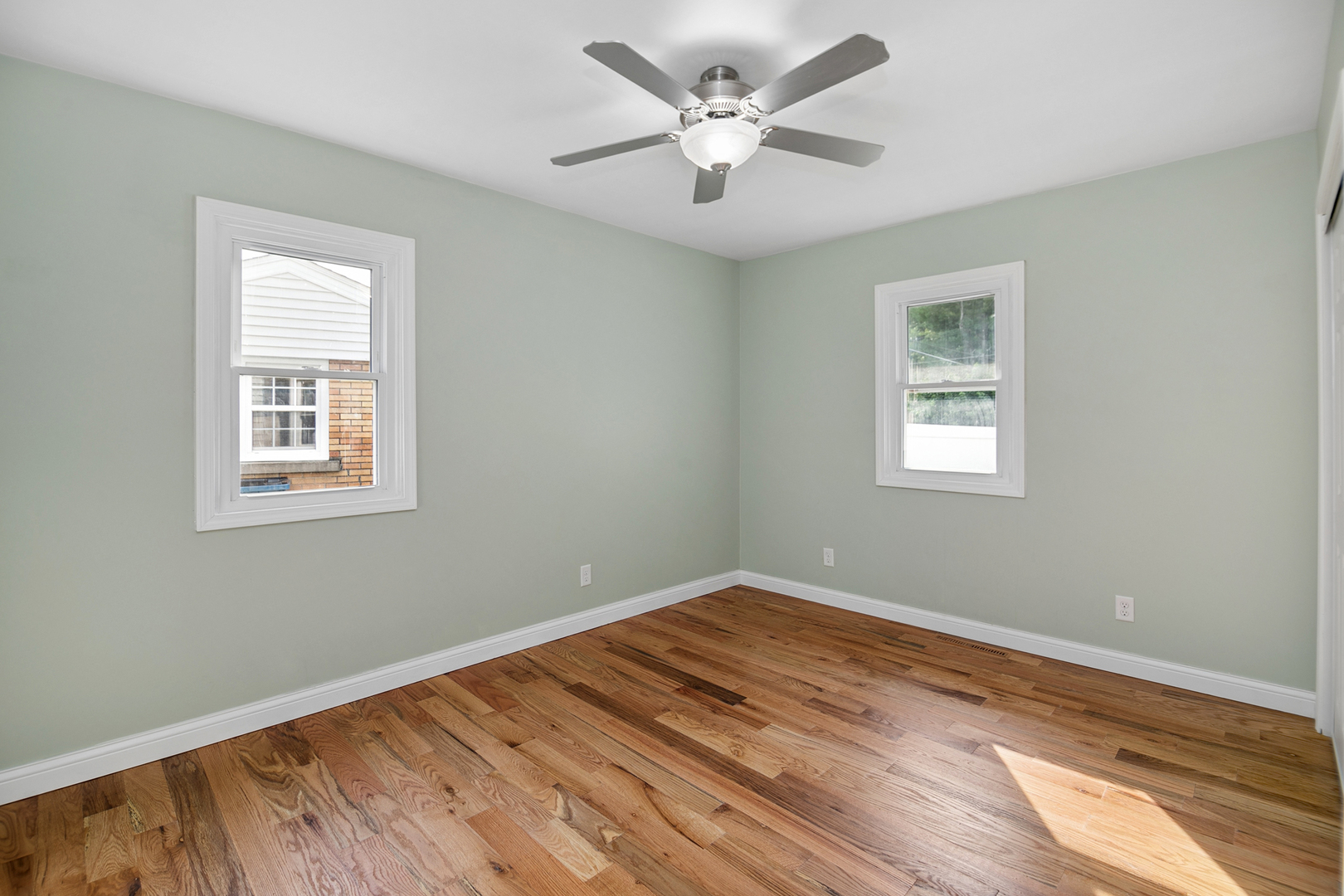 654 W River Street Property Photo 10