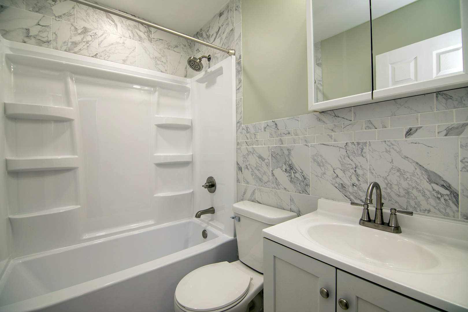 654 W River Street Property Photo 13