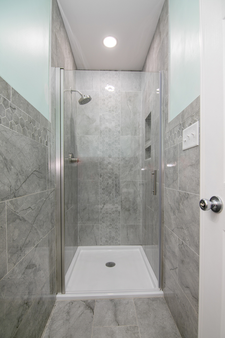 654 W River Street Property Photo 19