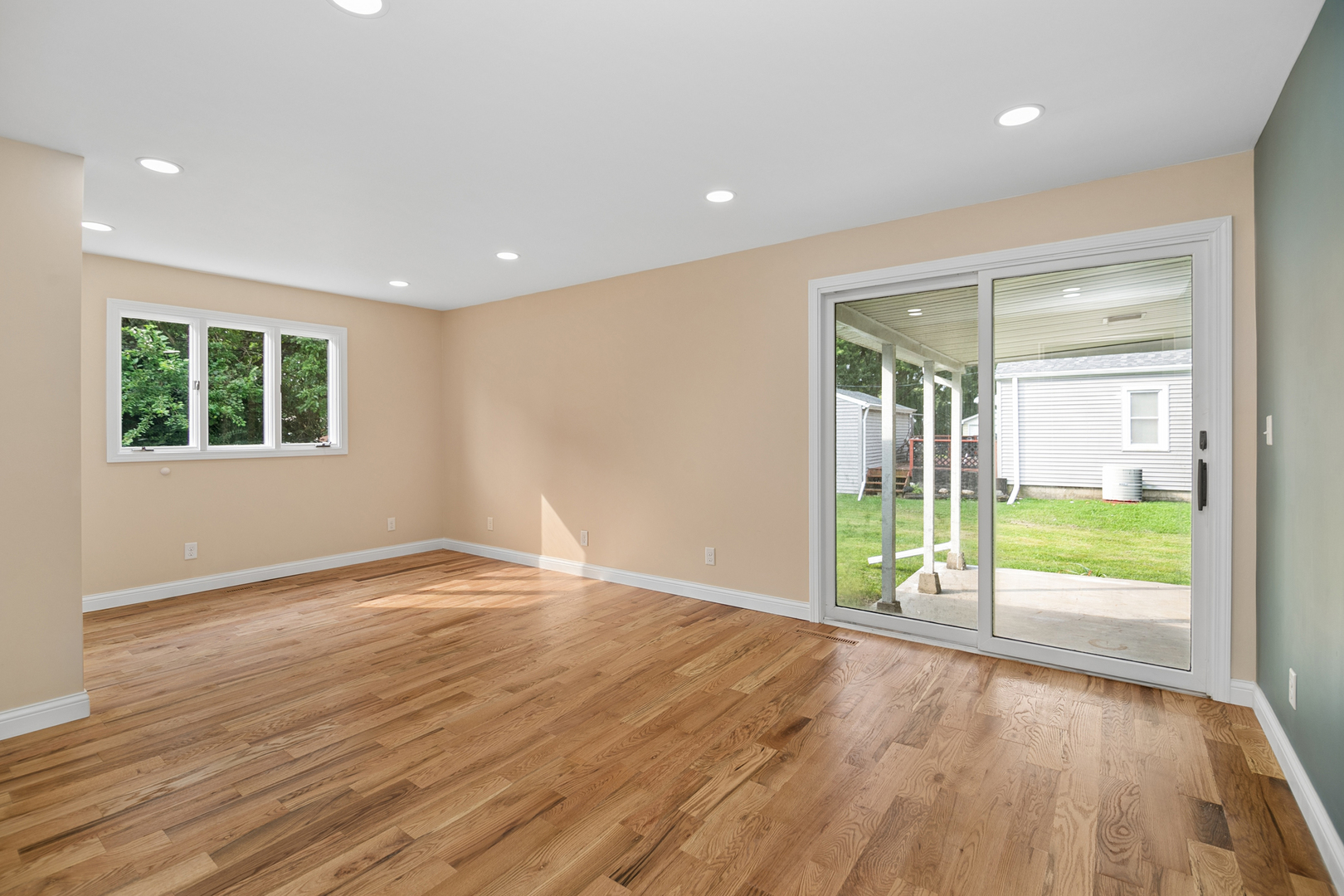 654 W River Street Property Photo 22