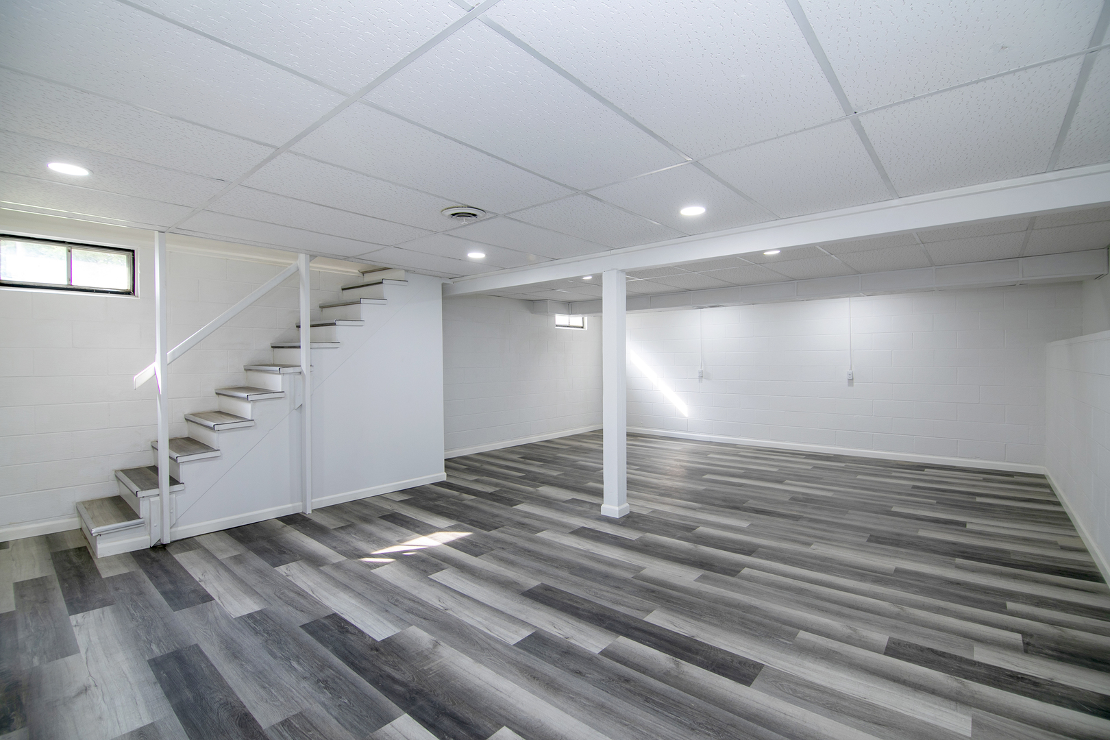 654 W River Street Property Photo 25