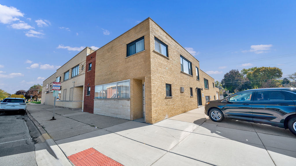 6646 26th Street 2R Property Photo 1