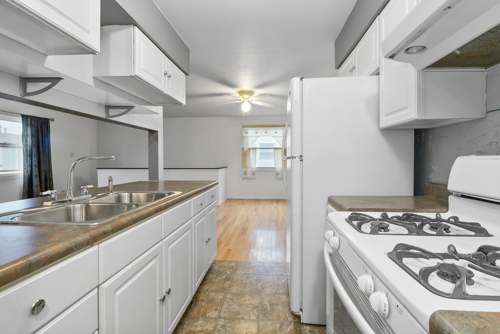 2525 Cedar Glen Drive 1 Property Photo 3
