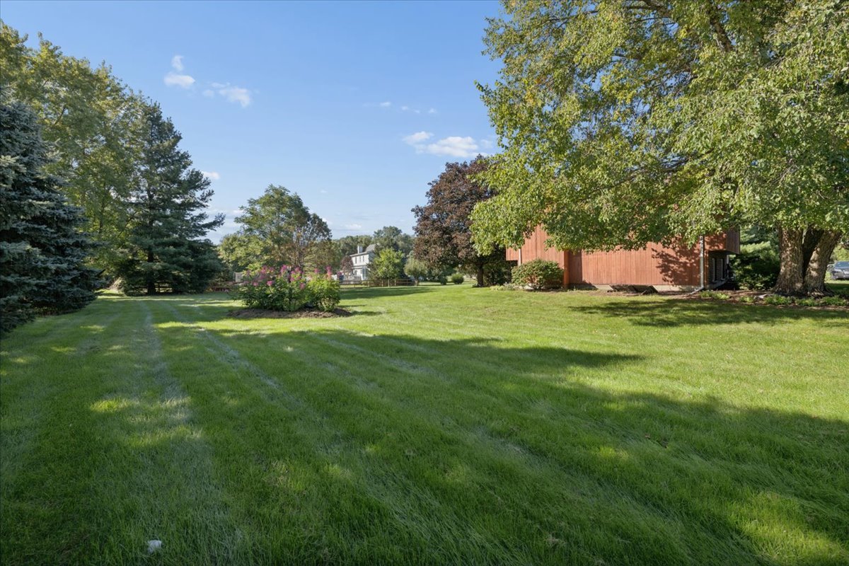 12504 Pine Drive Property Photo 2