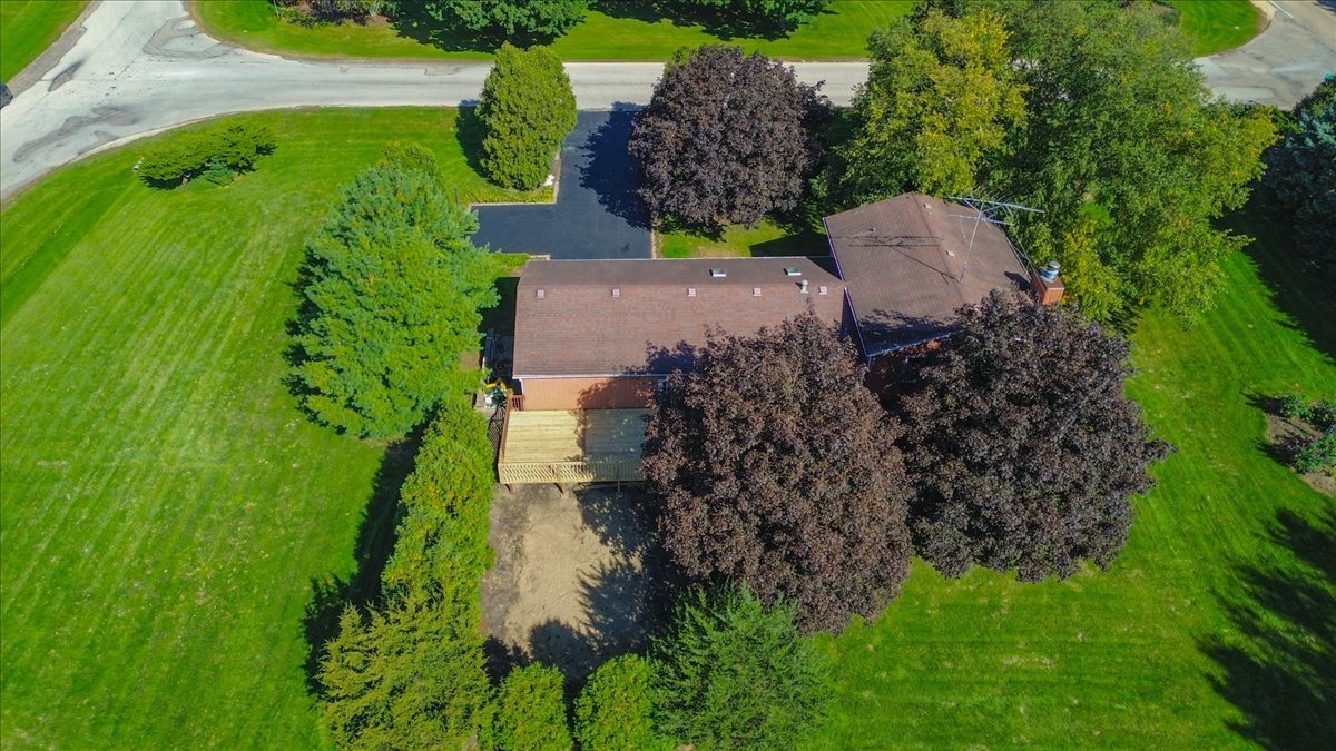 12504 Pine Drive Property Photo 4
