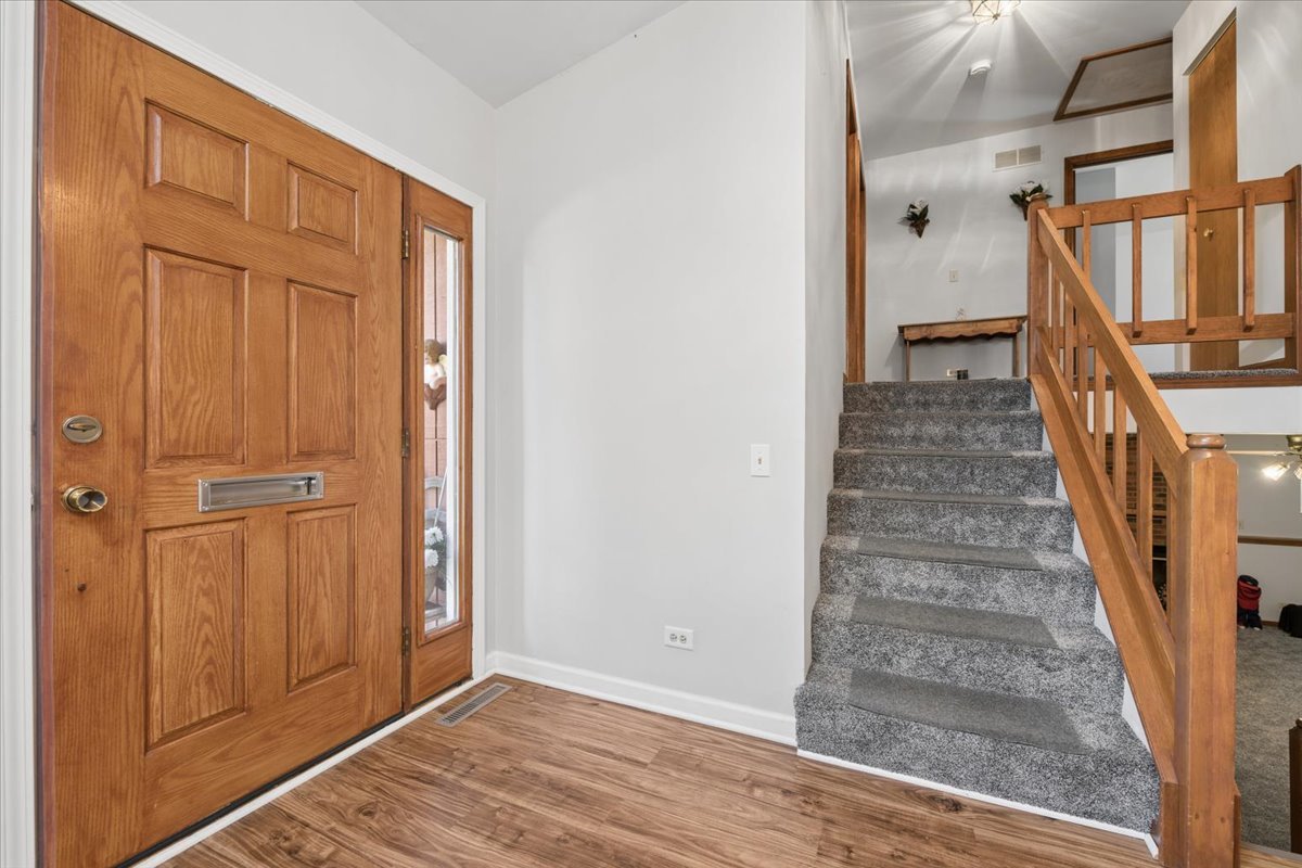 12504 Pine Drive Property Photo 5