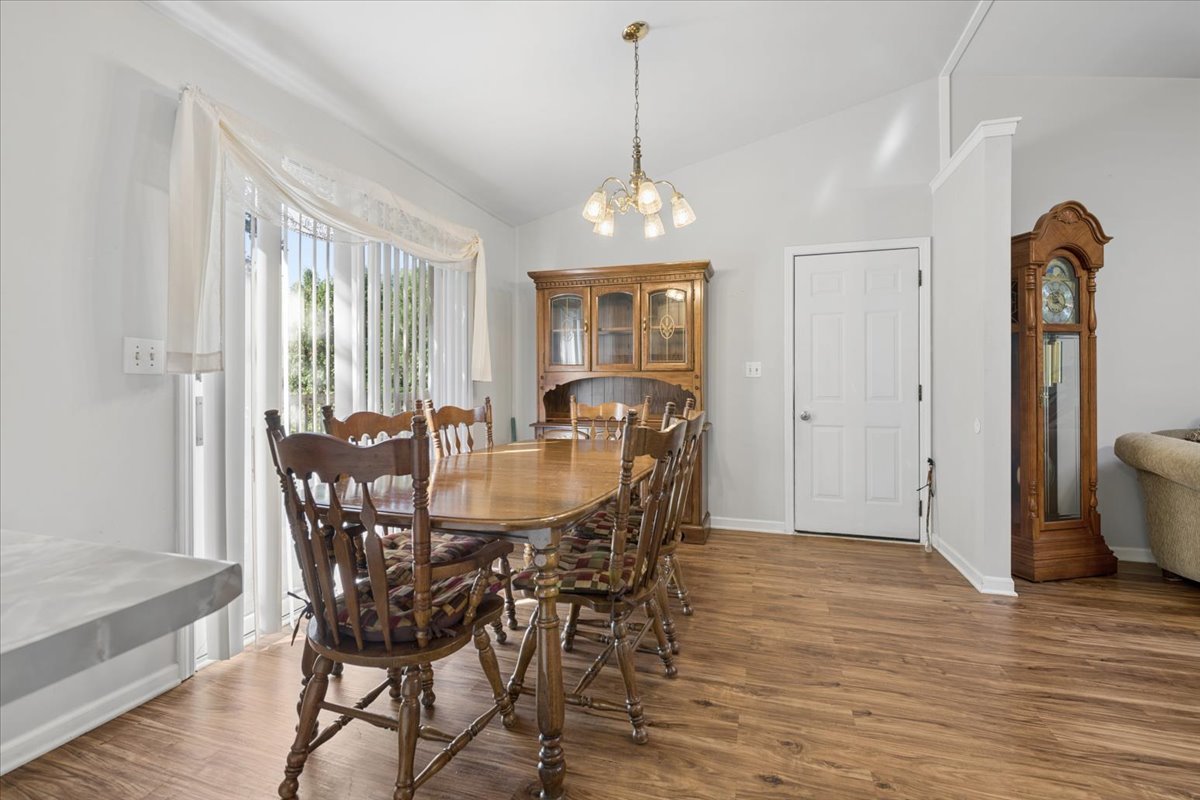 12504 Pine Drive Property Photo 10