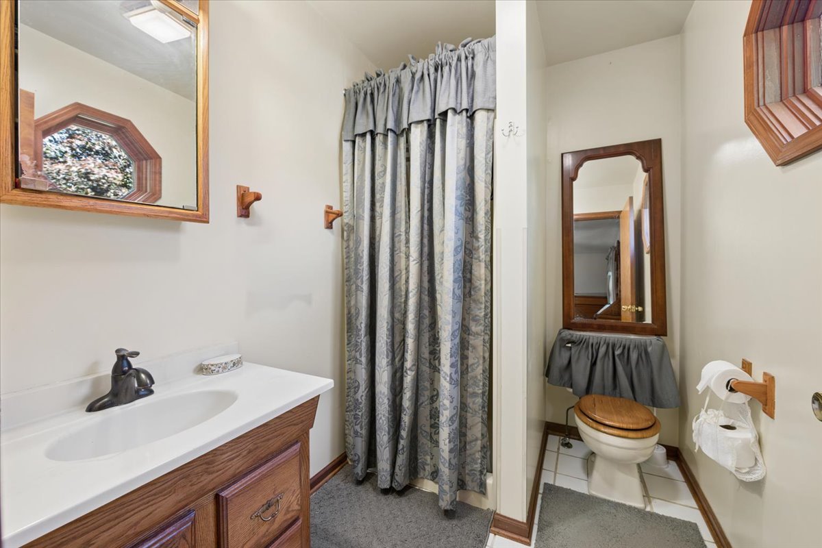 12504 Pine Drive Property Photo 18