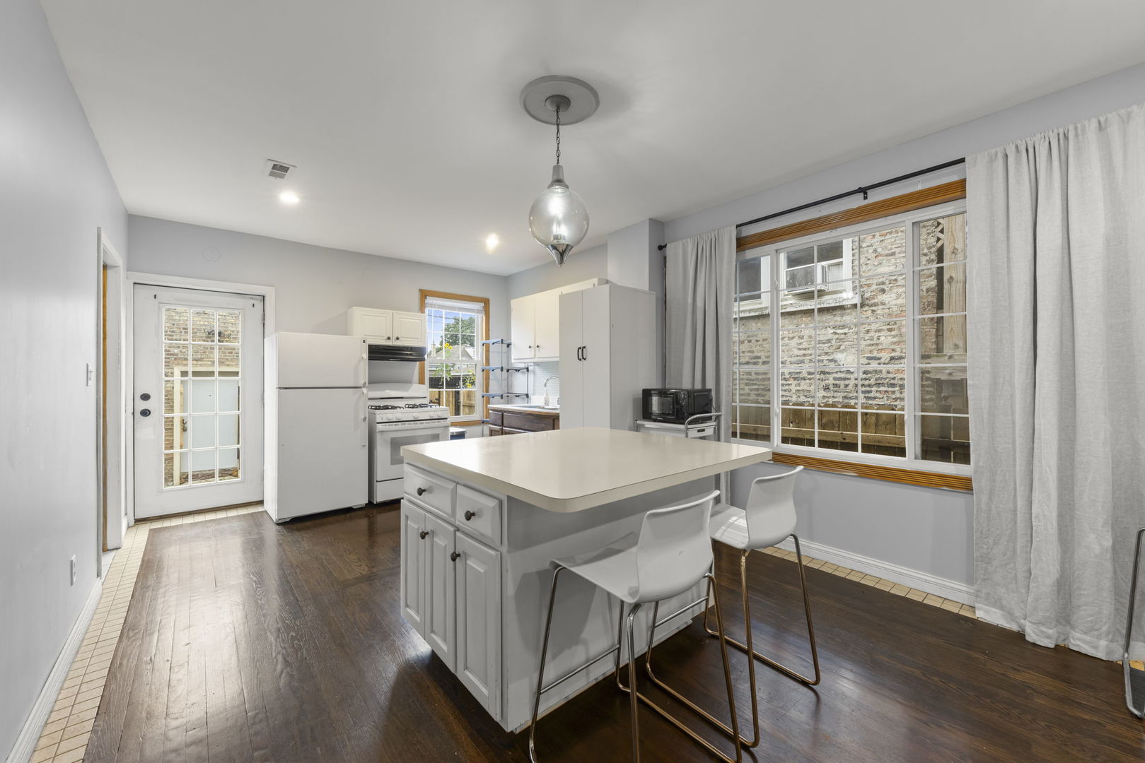4229 W Division Street Property Photo 6