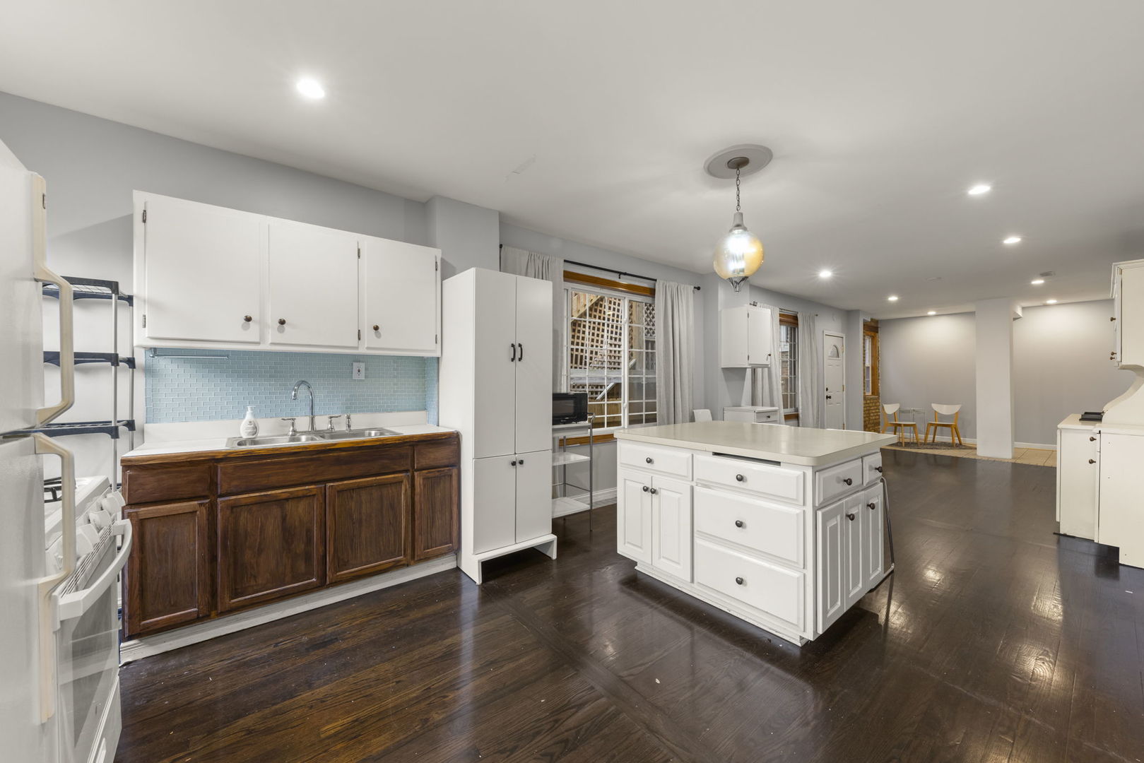 4229 W Division Street Property Photo 8
