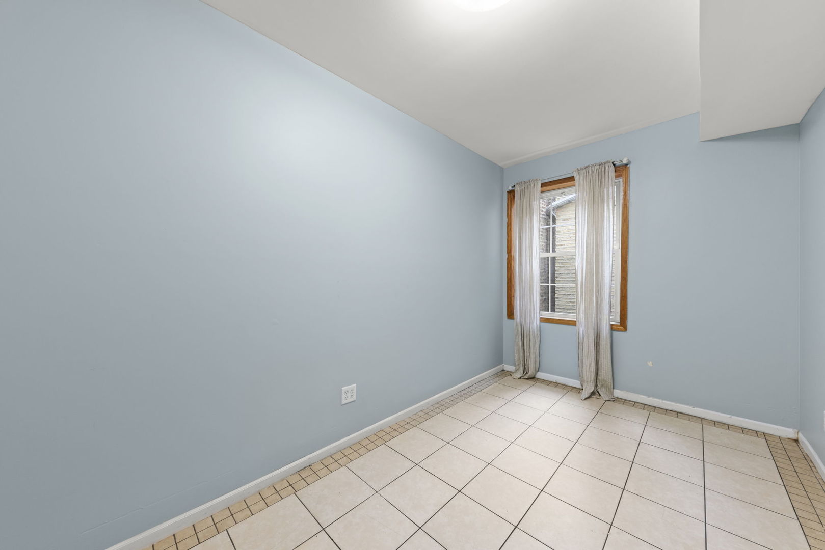 4229 W Division Street Property Photo 10