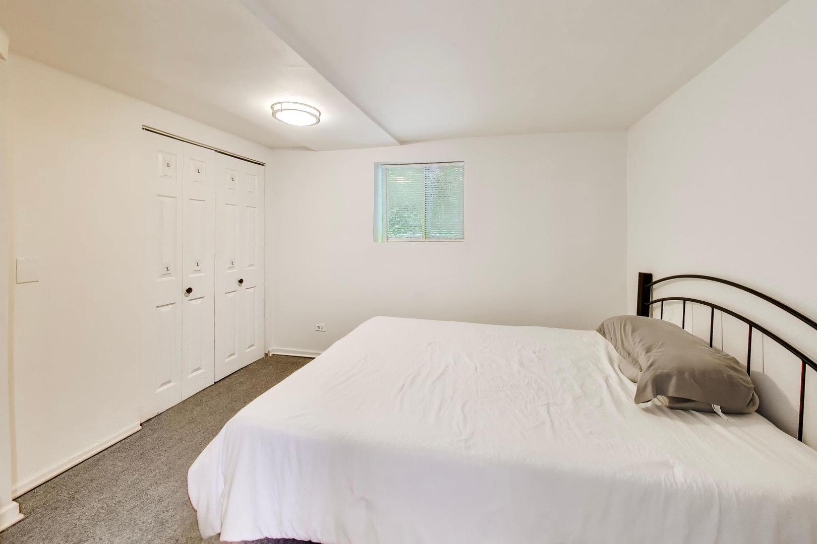 5412 N Western Avenue Property Photo 8