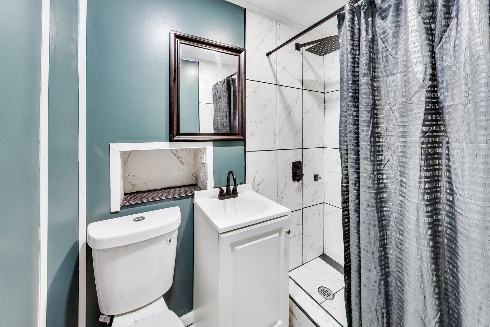 5412 N Western Avenue Property Photo 23