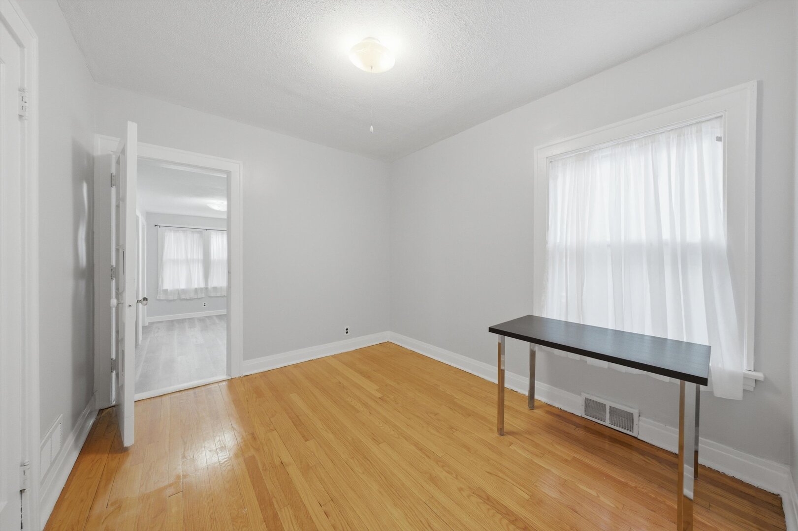 1200 S 15th Avenue Property Photo 9