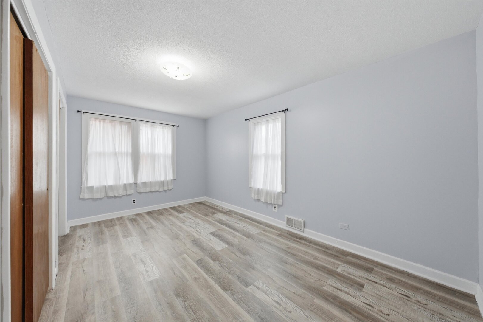 1200 S 15th Avenue Property Photo 11
