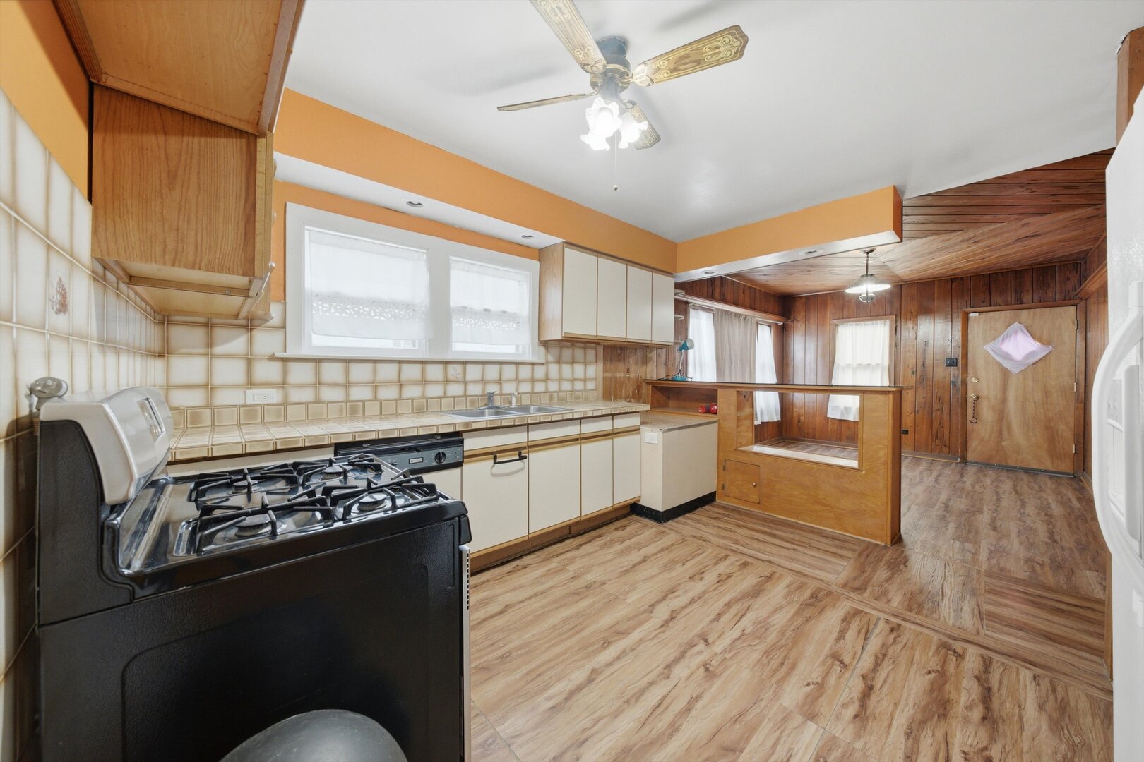 1200 S 15th Avenue Property Photo 12