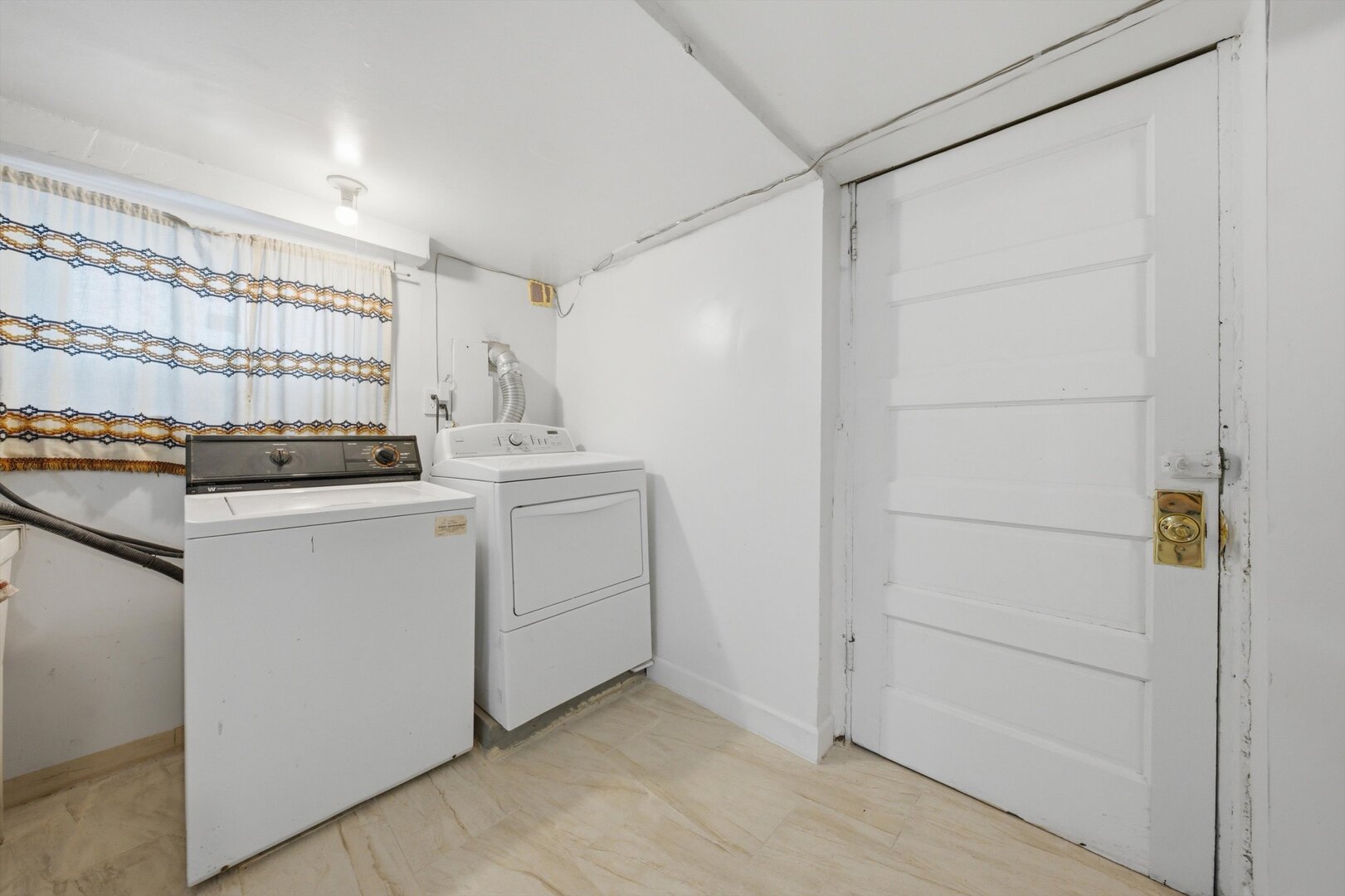 1200 S 15th Avenue Property Photo 17