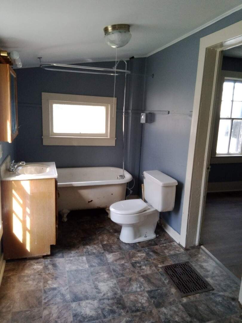 514 E Main Street Property Photo 4