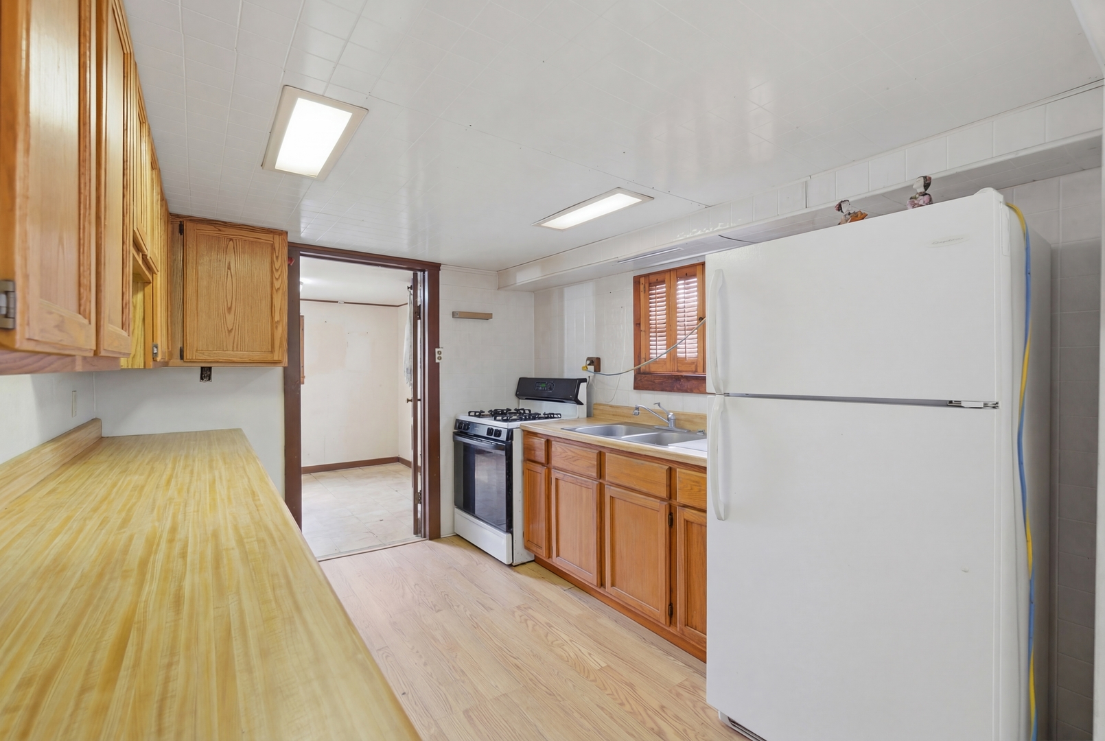 18301 Le Claire Avenue Property Photo 8