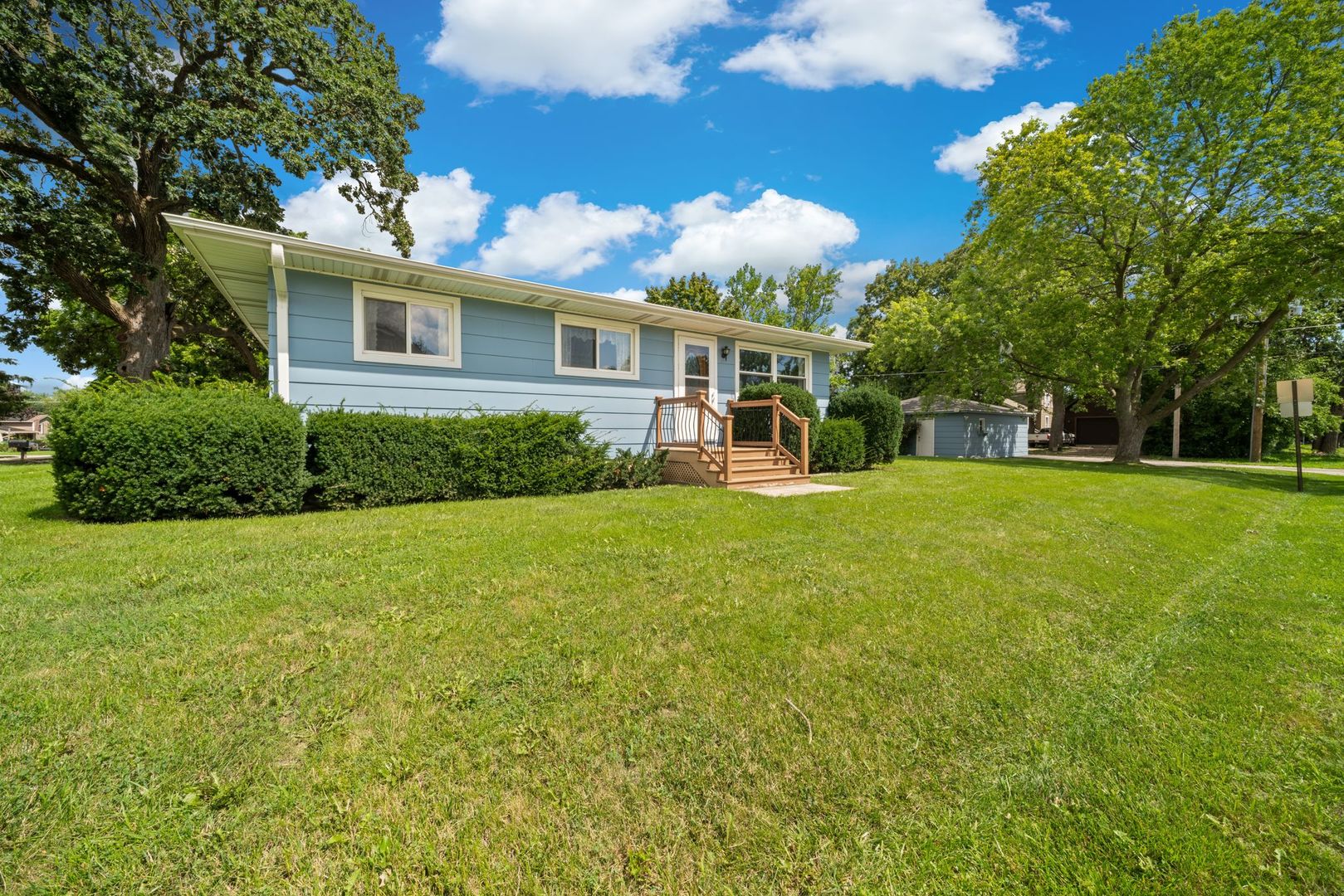 2045 Gabriel Avenue Property Photo 2