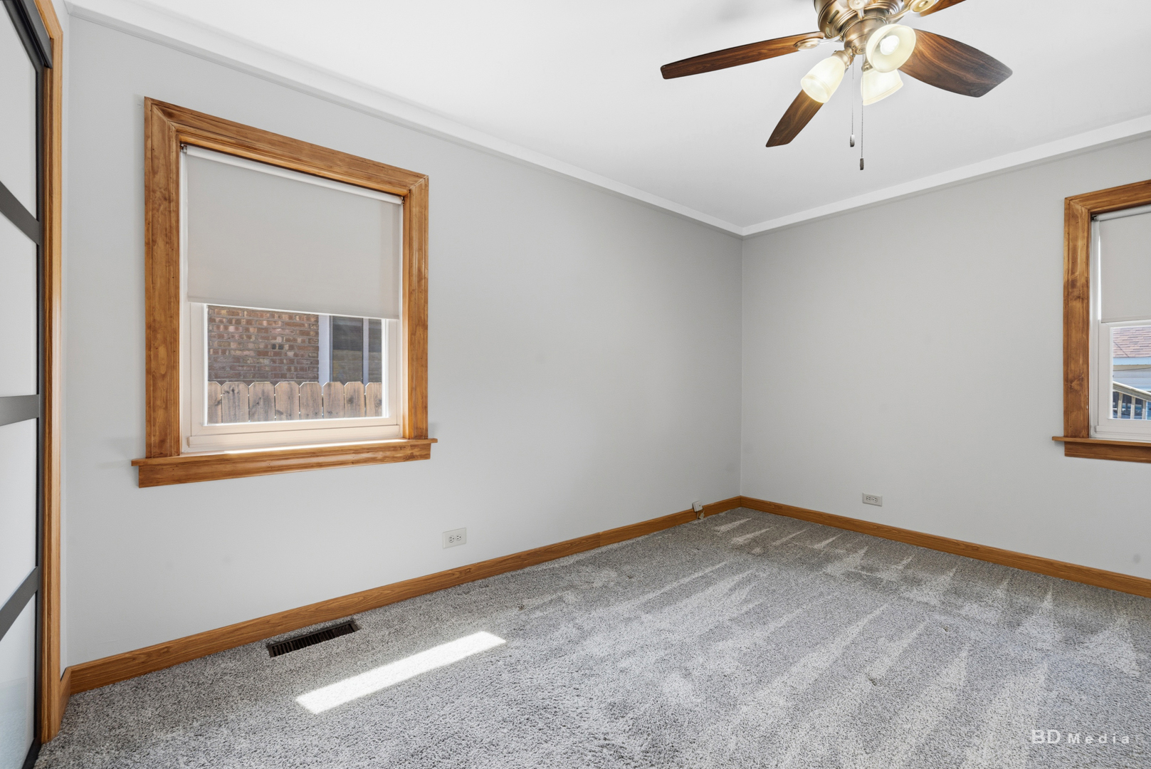 6012 S Melvina Avenue Property Photo 8