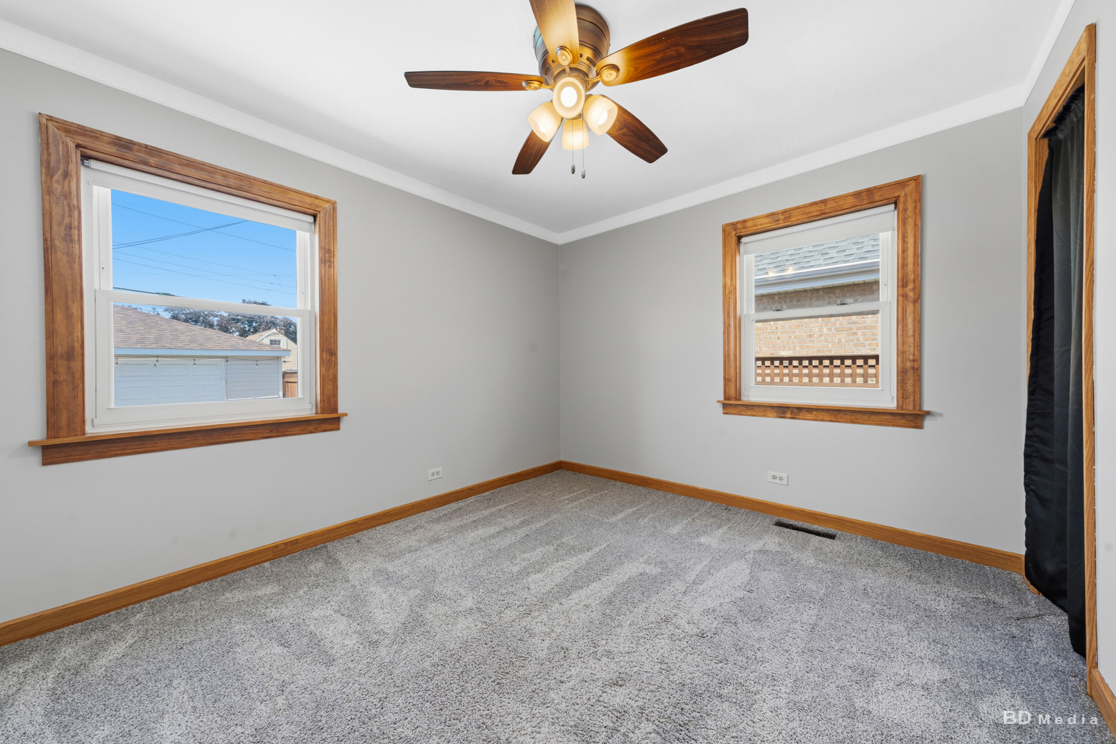 6012 S Melvina Avenue Property Photo 10