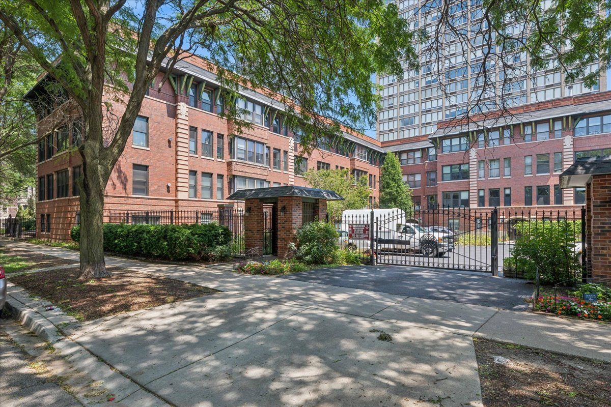 5325 N Kenmore Avenue 3a Property Photo 1