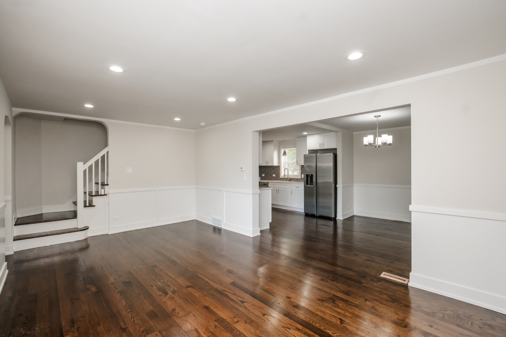 10048 S Saint Lawrence Avenue Property Photo 3