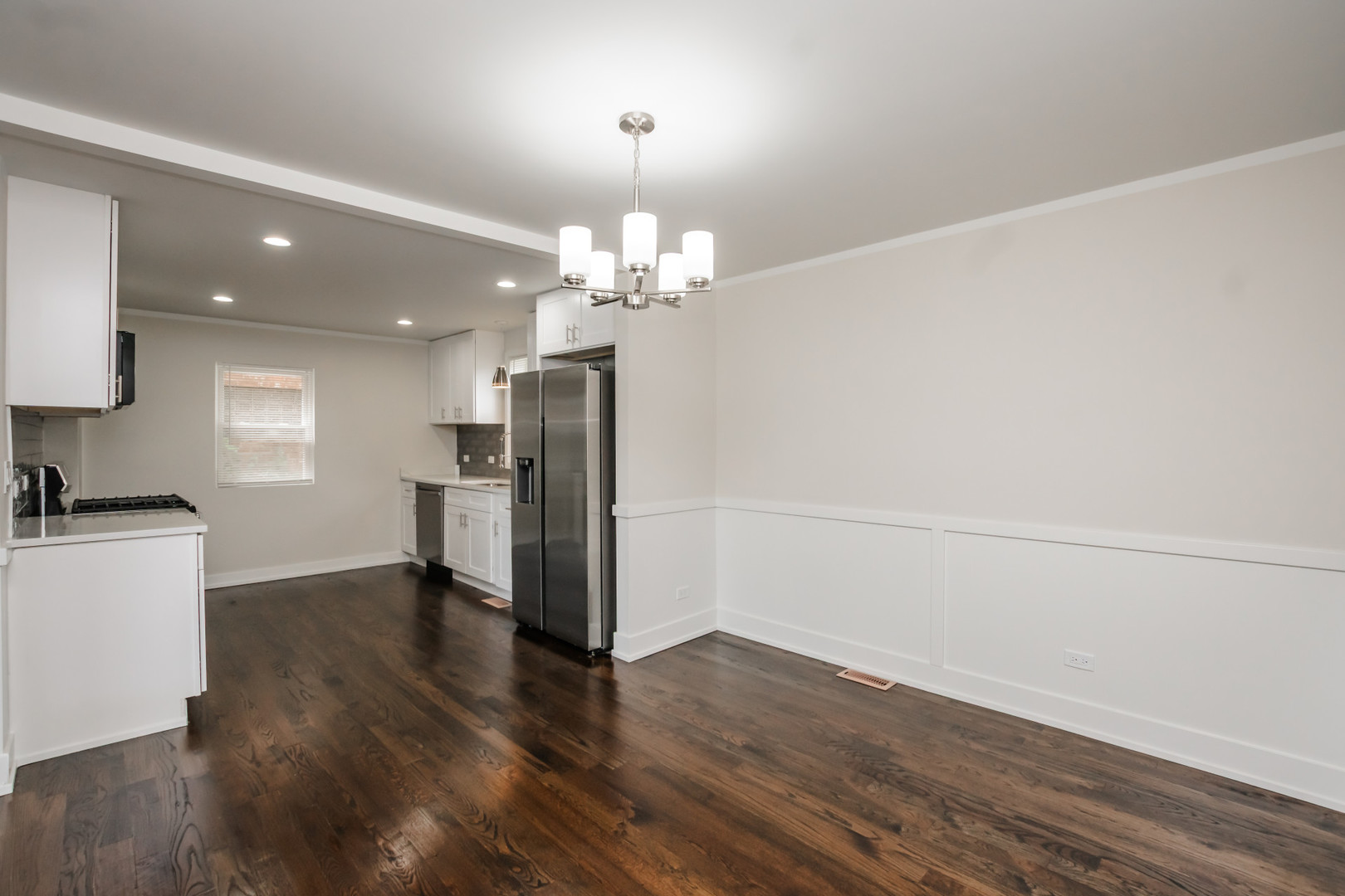10048 S Saint Lawrence Avenue Property Photo 8