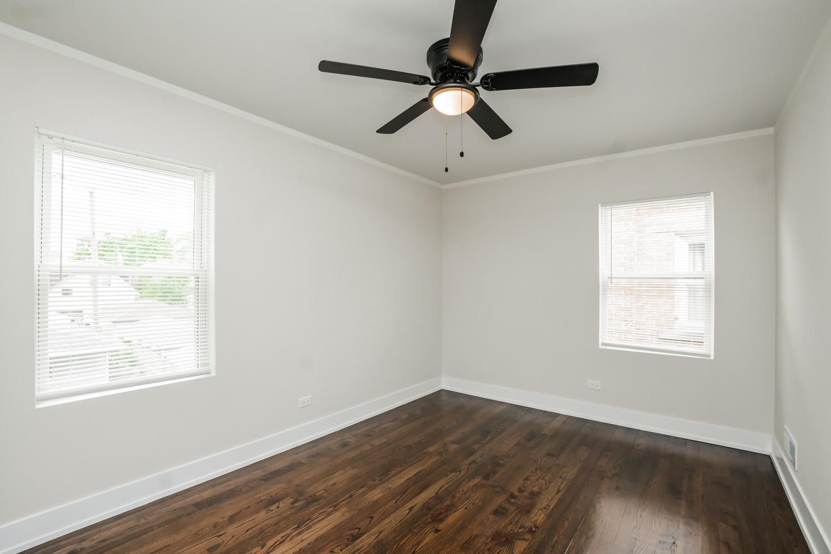 10048 S Saint Lawrence Avenue Property Photo 10