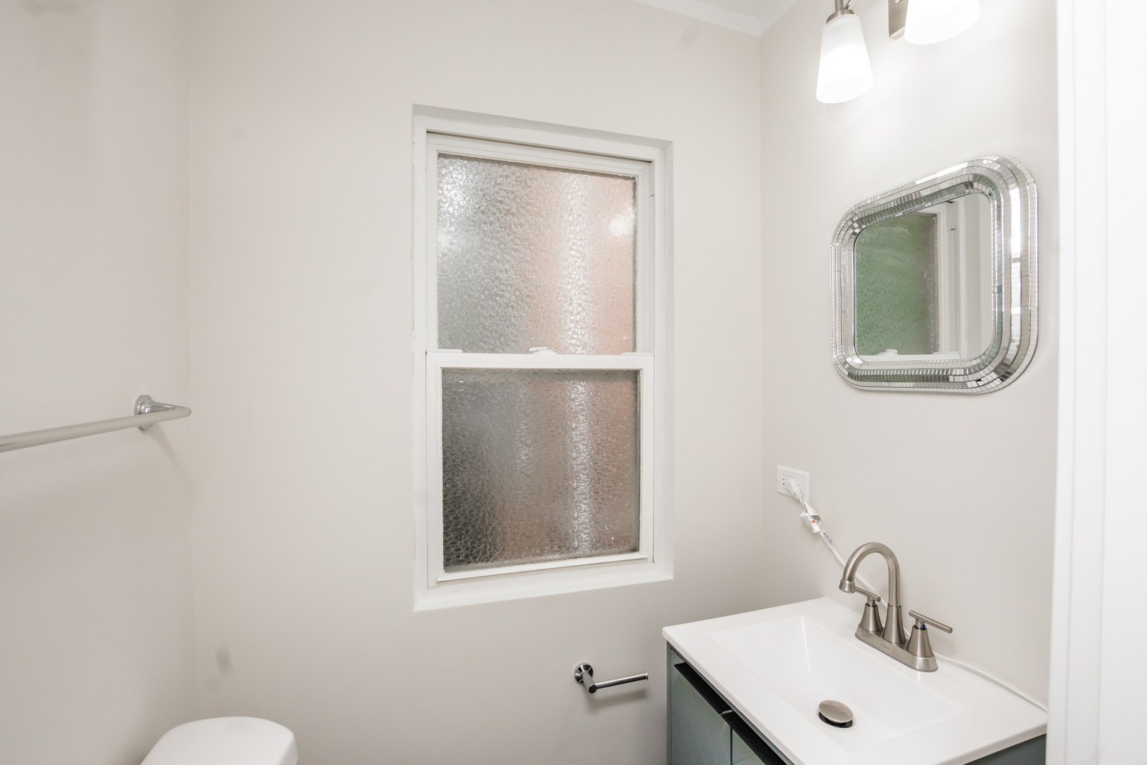 10048 S Saint Lawrence Avenue Property Photo 13