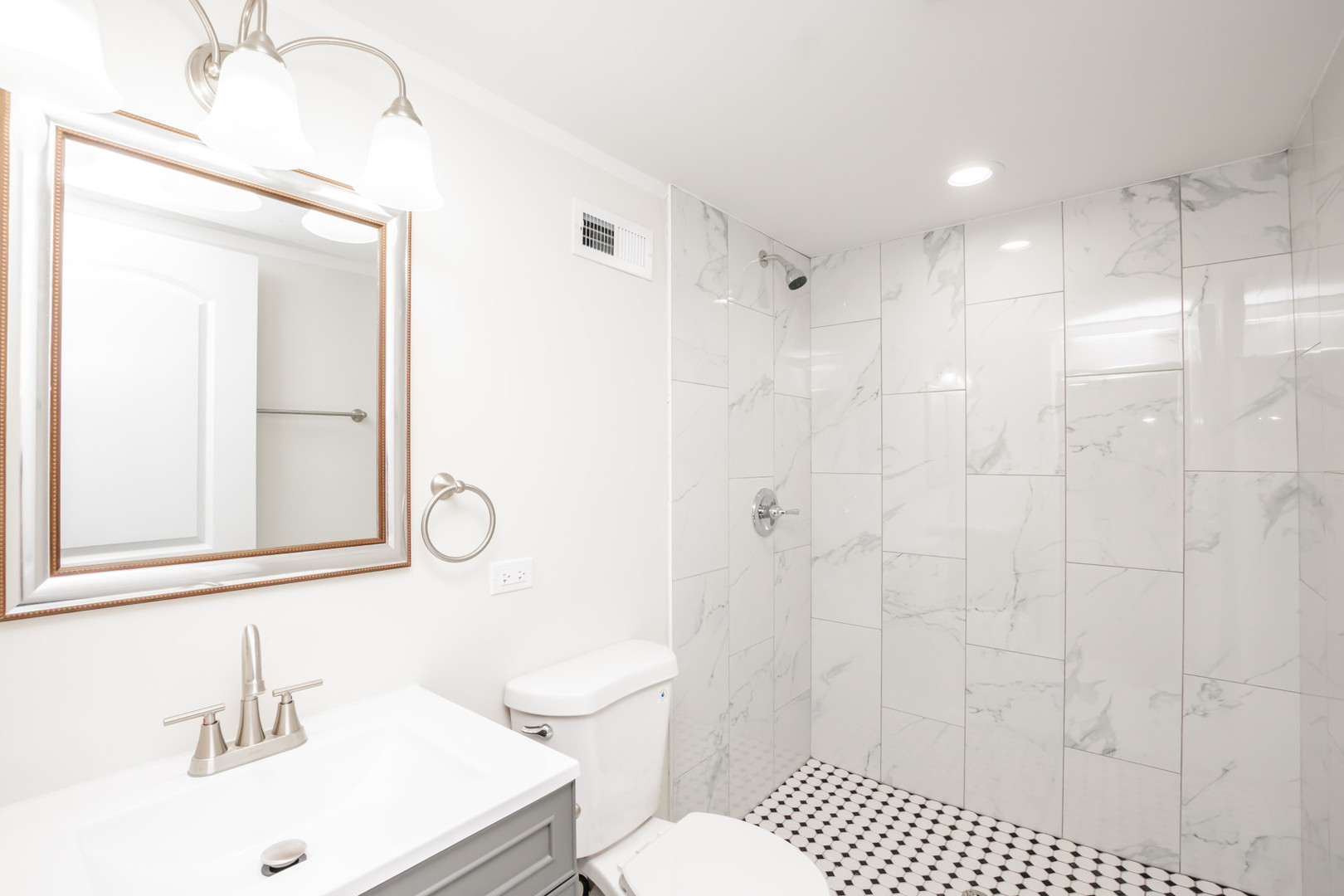 10048 S Saint Lawrence Avenue Property Photo 16