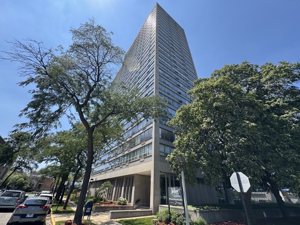 4800 S Chicago Beach Drive 308s Property Photo