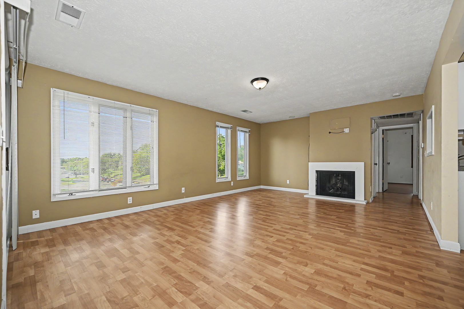 2802 E Lincoln Street 2c Property Photo 5