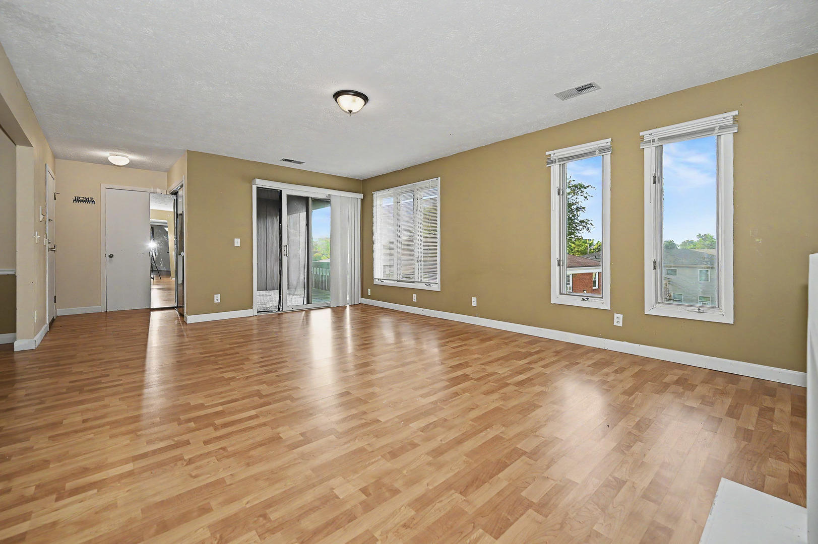 2802 E Lincoln Street 2c Property Photo 9