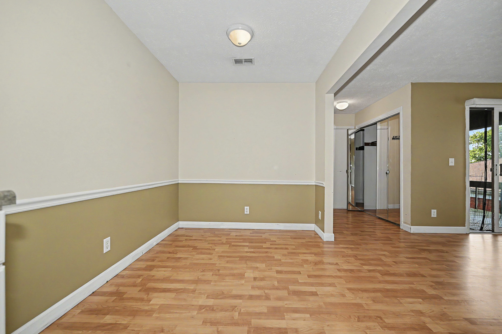 2802 E Lincoln Street 2c Property Photo 10