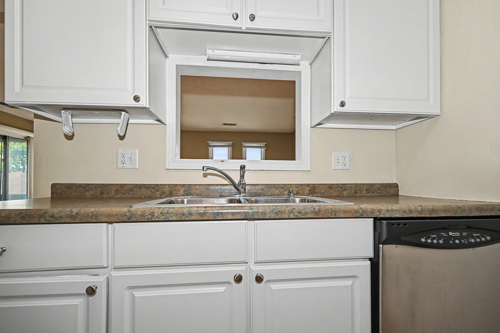 2802 E Lincoln Street 2c Property Photo 14