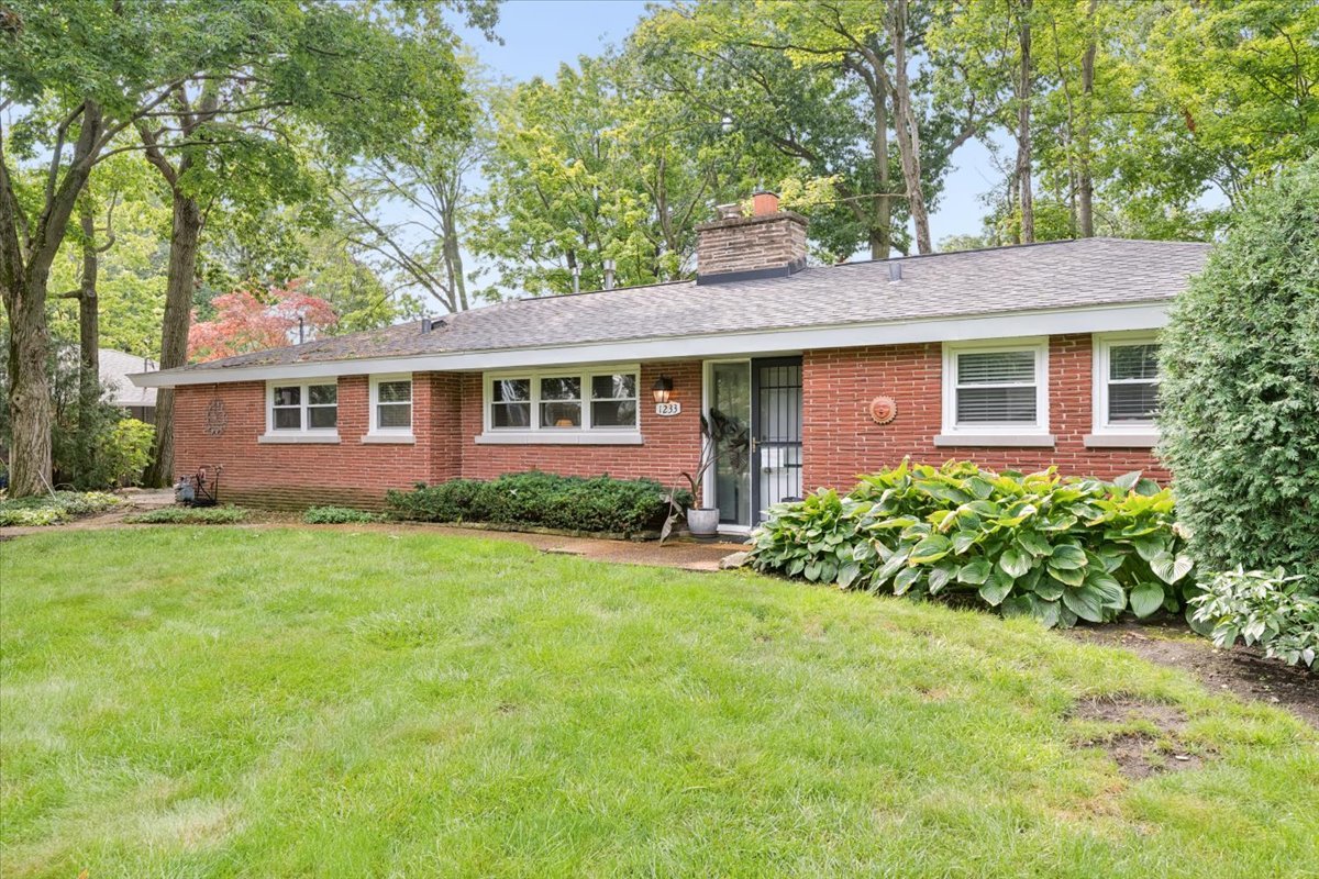 1233 Glenoak Lane Property Photo 18