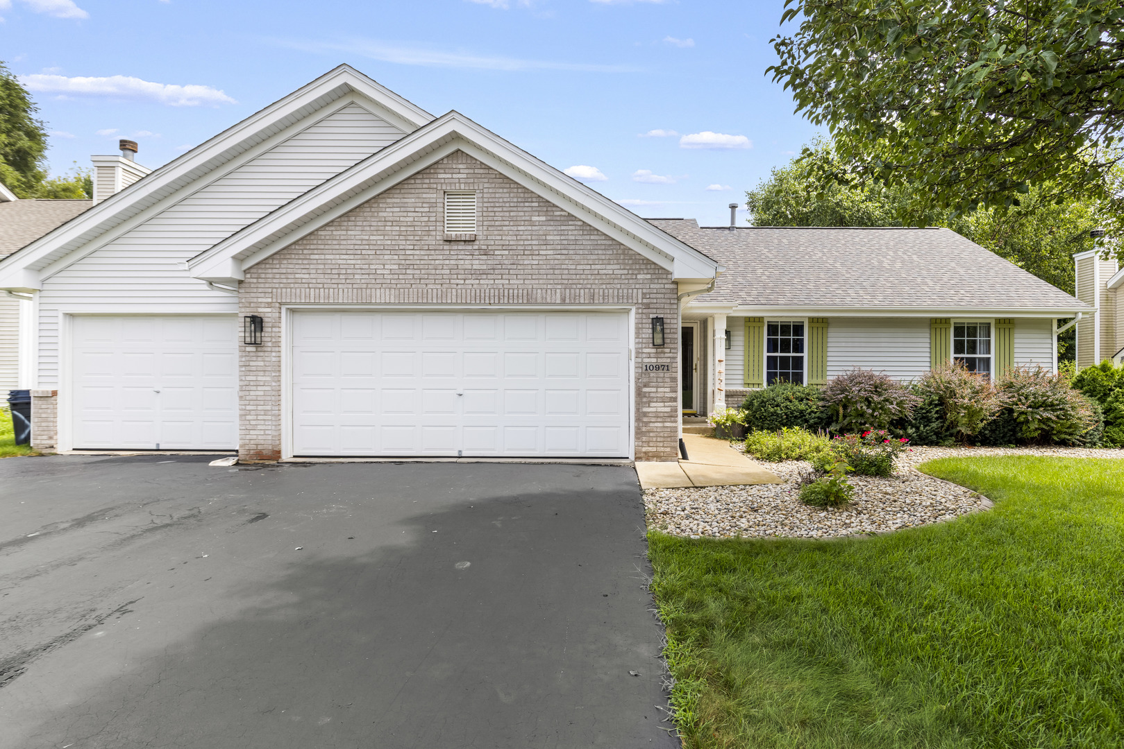 10971 Dixon Pines Circle Property Photo 1