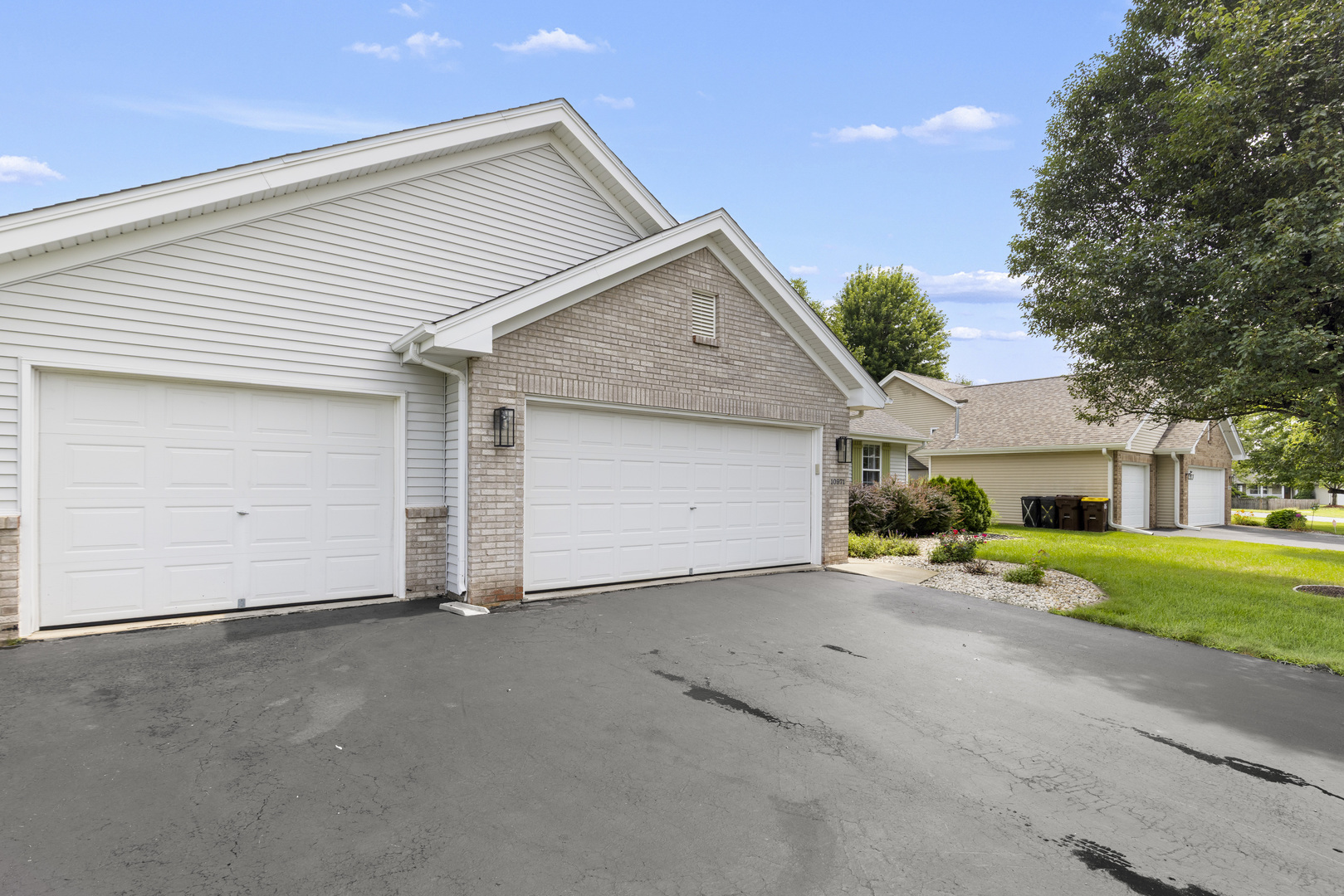 10971 Dixon Pines Circle Property Photo 3
