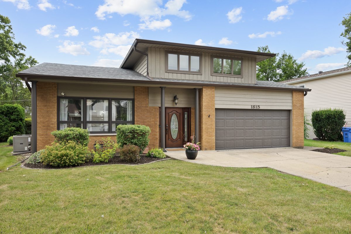1815 Azalea Lane Property Photo 1