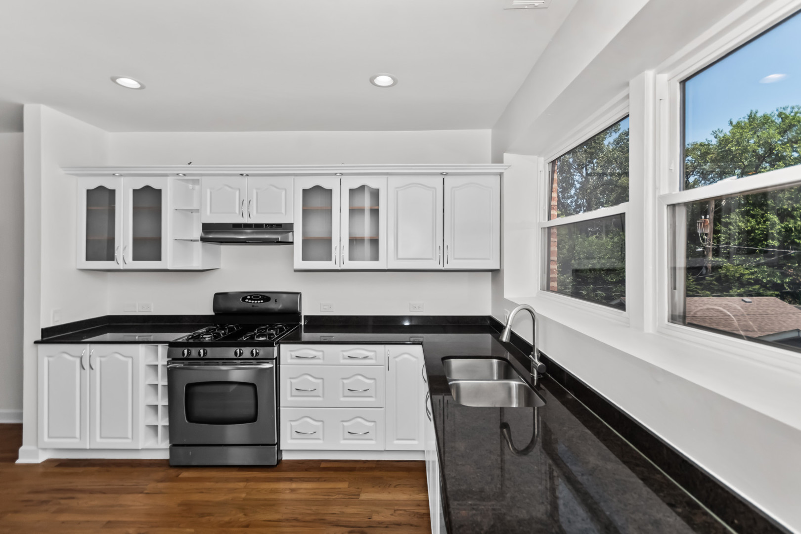 4023 S Calumet Avenue 2n Property Photo 3