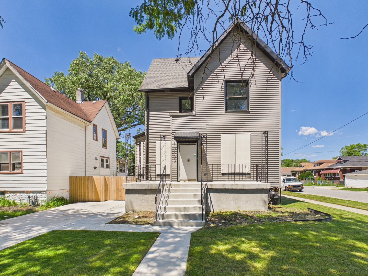 10100 S Eggleston Avenue Property Photo 1