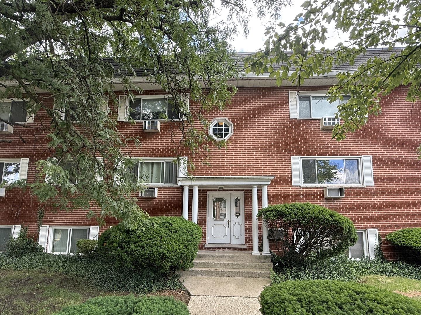 727 S Maple Avenue 302 Property Photo 1